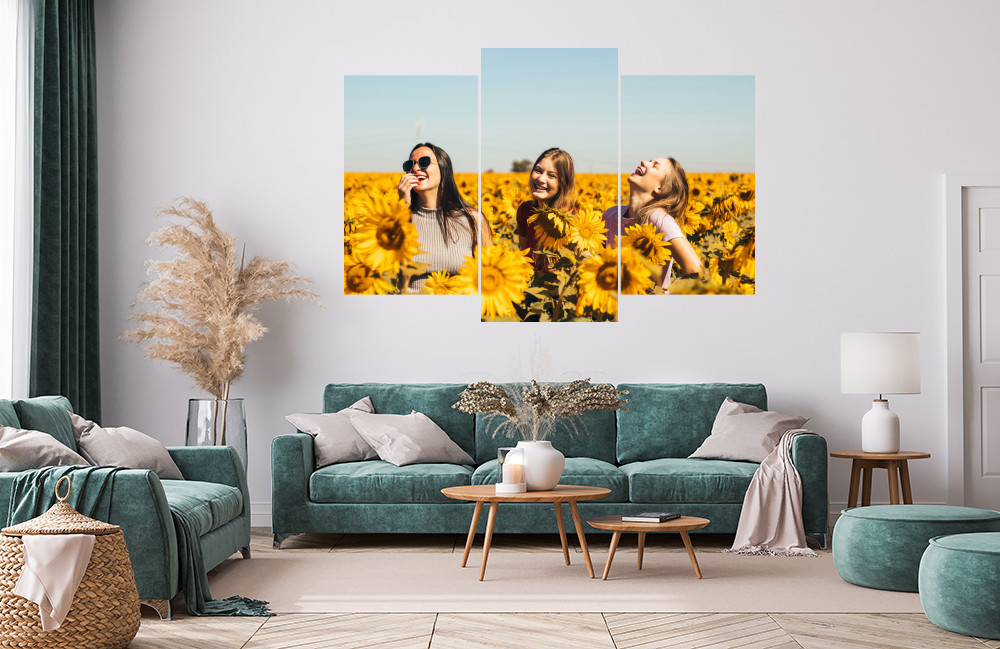 Ženy ve slunečnicovém poli